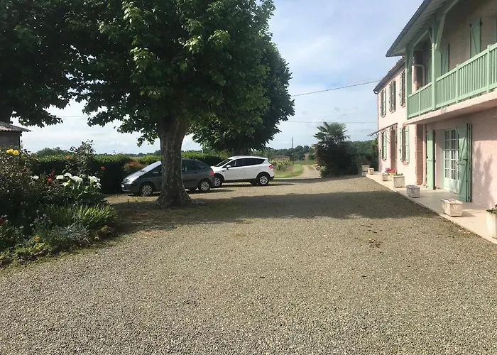 Ferme Equestre Avec Piscine *