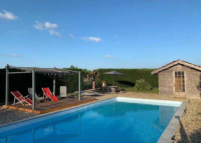 Ferme Equestre Avec Piscine Vakantiehuis