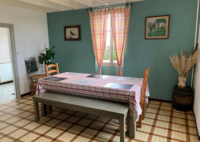 Ferme Equestre Avec Piscine