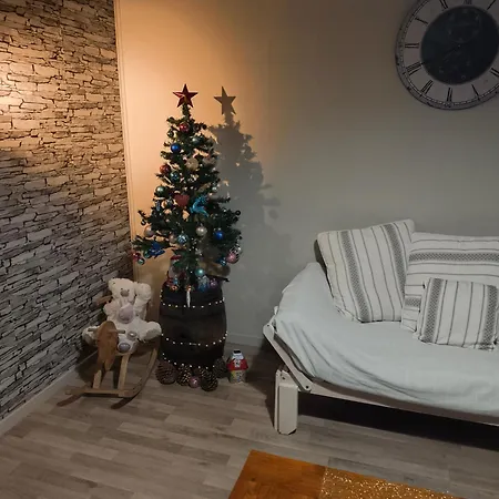 Semesterbostad Ferme Equestre Avec Piscine *